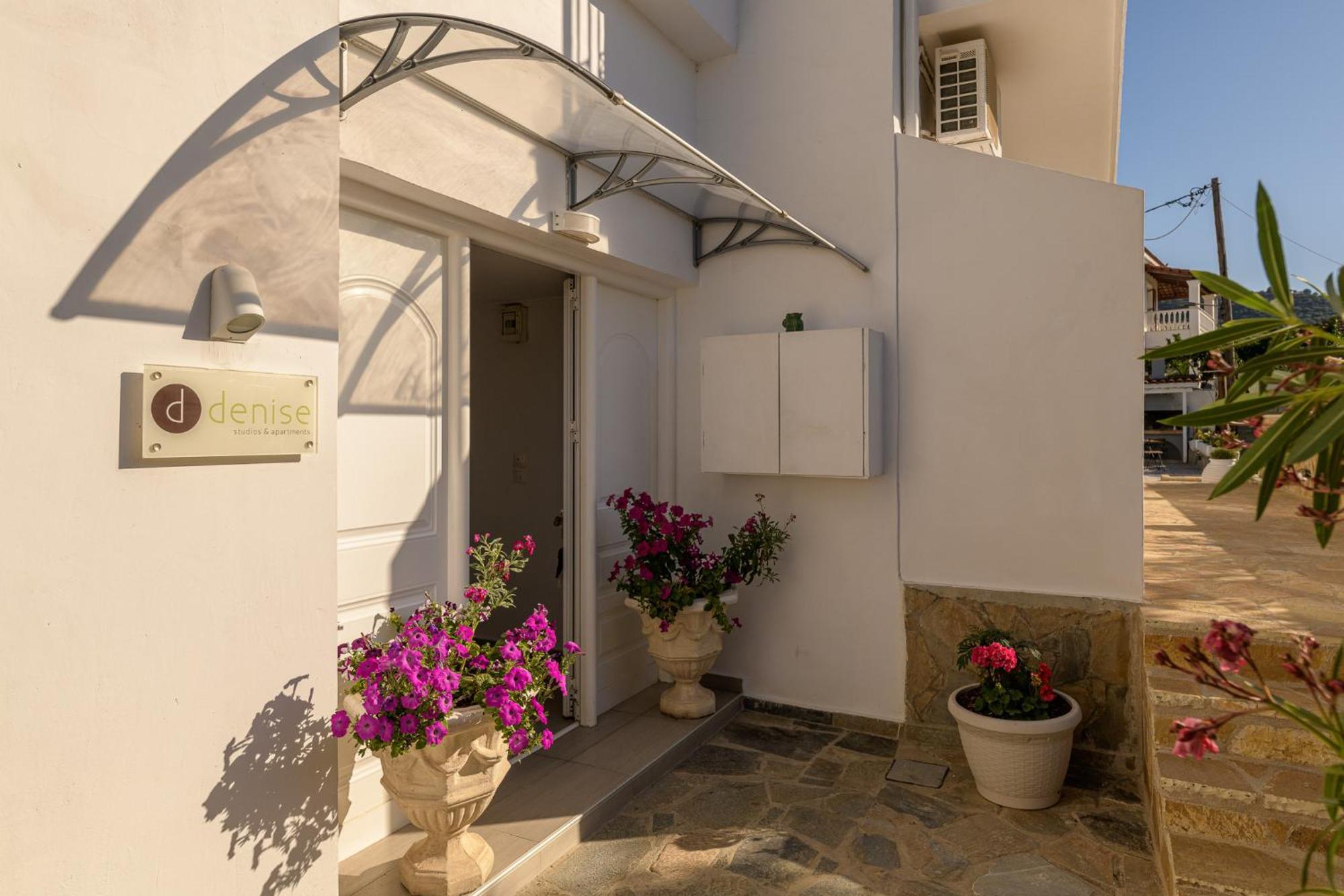 Denise Studios And Apartments Argassi Exterior foto