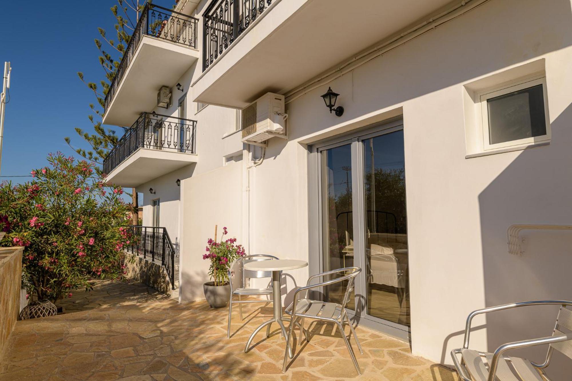 Denise Studios And Apartments Argassi Exterior foto